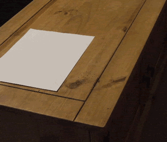 GIF animado (64021) Haciendo avion papel