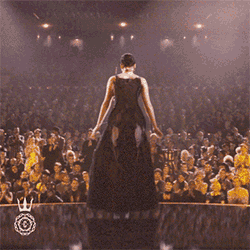 GIF animado (68258) Katniss vestida sinsajo