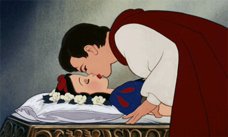 GIF animado (82317) Principe blancanieves beso